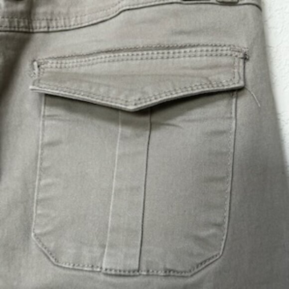 NWOT 1822 Very Soft Olive Green Khaki Denim Stretchy Mid Rise Jeans Pants - Picture 8 of 8